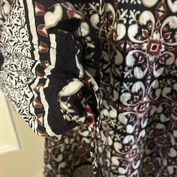 [L-XL] Simply Noelle LS pullover rayon  Blue white, and black print A-line tunic - Picture 4 of 9